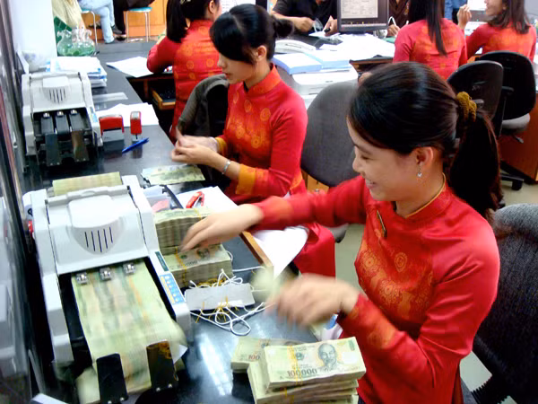 Tăng cung tiền suốt một thời gian dài đã đẩy lạm phát tăng cao (Ảnh minh họa: Đại Dương)