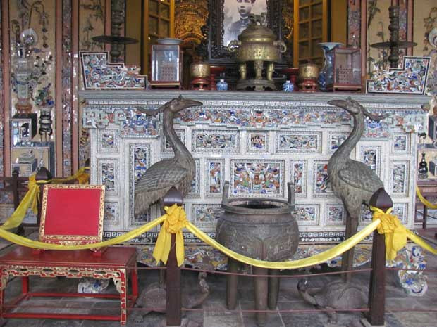 Bắt đối tượng chuyên trộm cổ vật các lăng vua