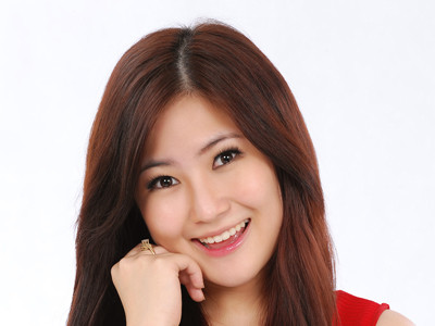 Ca sĩ Hương Tràm: Sẽ không bị cám dỗ… nhiều