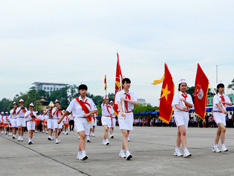 Dũng sĩ nhí báo công 'Nghìn việc tốt'