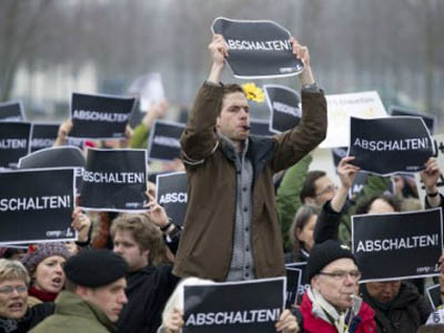 Đức tạm đóng cửa một loạt nhà máy hạt nhân