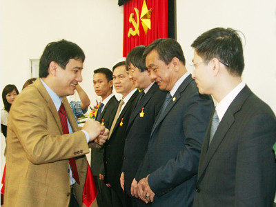 Trao kỉ niệm chương 'Vì thế hệ trẻ'