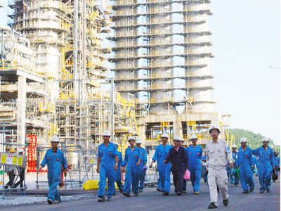 Công nghiệp tiếp tục vai trò đầu tàu của nền kinh tế