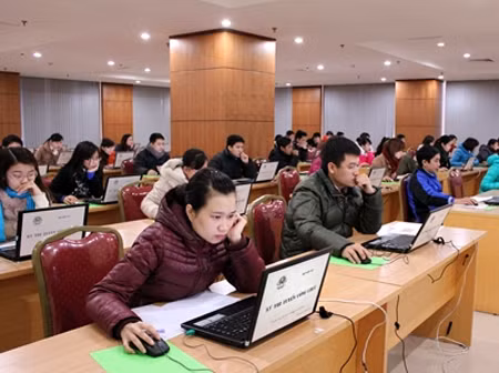 Hàng loạt lãnh đạo trượt thi nâng ngạch chuyên viên