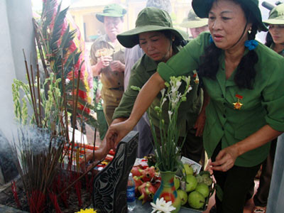 Cựu thanh niên xung phong tri ân người đã khuất