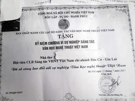 Nhà thơ Đăng Hạ lại 'múa gậy' ở Tây Nguyên