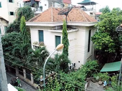 Vụ thu hồi biệt thự công: 'Làm sao chúng tôi động được'