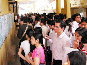 Cuối năm, người lao động khó tìm việc