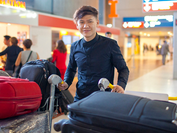 Hoàng Minh Hà sang Paris dự Tuần lễ thời trang