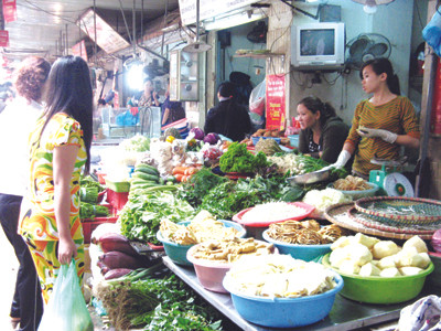 Măng, cá biển, thịt bò khô chứa chất độc xâm nhập bữa ăn