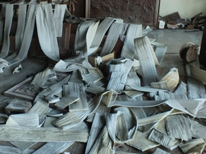 Cháy xưởng gỗ, người làm hoảng hốt tháo chạy