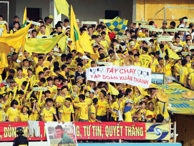 Hà Nội T&T lên ngôi, V-League hạ màn