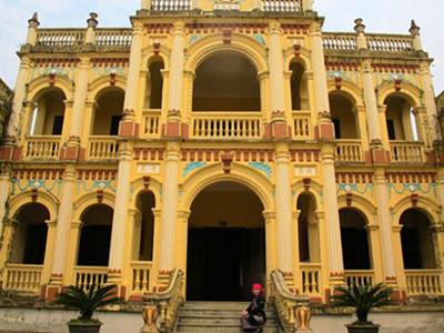 Ám ảnh mơ hồ trước tòa lâu đài của thổ ty Hoàng A Tưởng