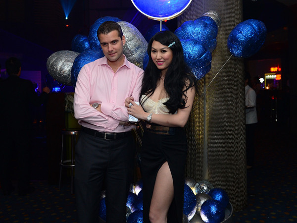 Phi Thanh Vân dẫn trai tây 'chuẩn men' đi dự tiệc