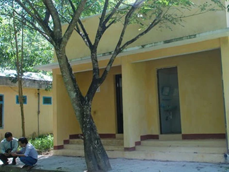 Chuyện toilet 'dát vàng' và ngân hàng khó tiêu tiền