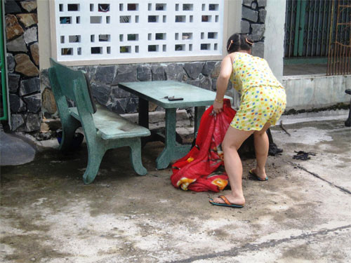 Kinh hoàng người đàn ông tưới xăng tự thiêu