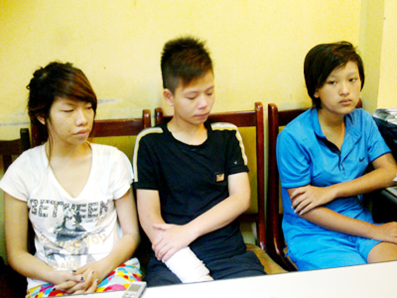 Nhóm "nữ quái tuổi teen (Từ trái qua là Lan Anh, Yến, Thư)