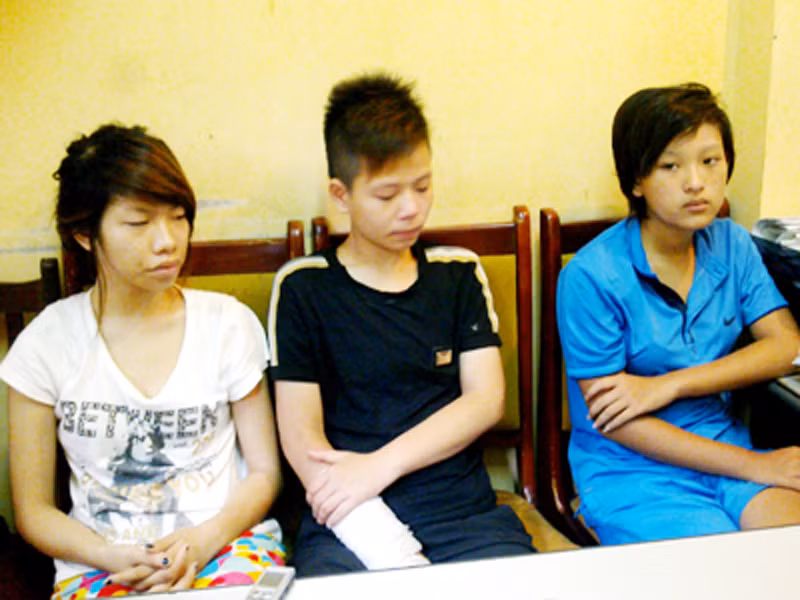 Nhóm "nữ quái tuổi teen (Từ trái qua là Lan Anh, Yến, Thư)