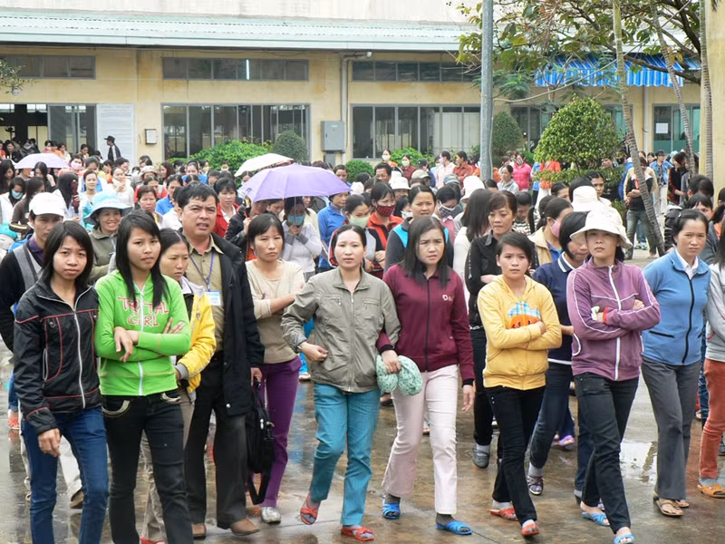 Công nhân trở lại làm việc sau Tết tại Đà Nẵng