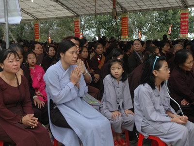 Cầu siêu cho nạn nhân tai nạn giao thông