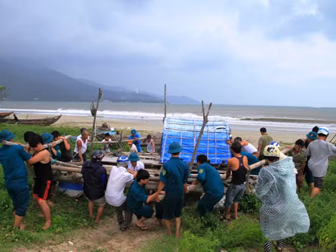 Bão Haiyan chưa đổ bộ, miền Trung đã gia tăng thiệt hại