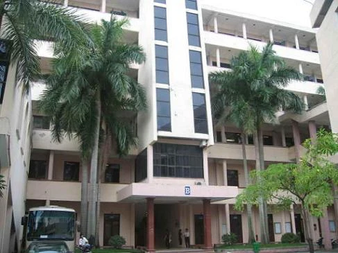 Các trường ĐH-CĐ ở nội thành Hà Nội: Sắp di dời vẫn xây