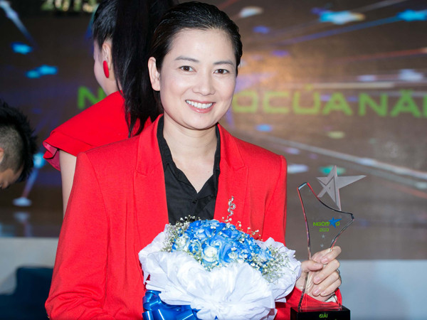 Thúy Vinh 'chuẩn men' nhận giải 'Bà mẹ của năm'