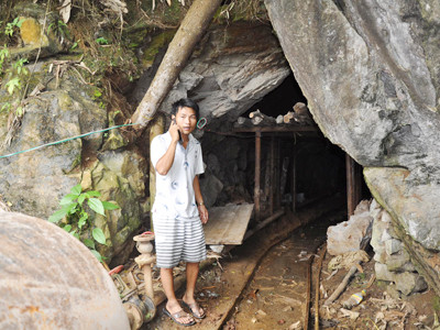 Mắc kẹt ở hầm trên núi, doanh nghiệp chỉ còn biết kêu cứu