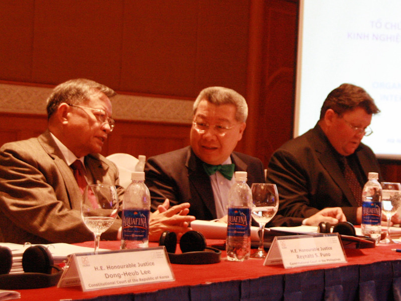 Quyền lực phải thuộc về nhân dân