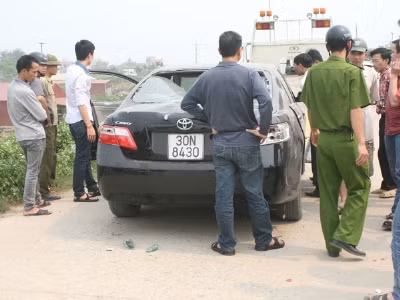 Công an khám nghiệm hiện trường vụ hỗn chiến