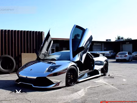 Chiêm ngưỡng Lamborghini Murcielago ‘bóng loáng’
