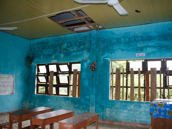 Khu tái định cư thủy điện Sông Tranh 2 bị bỏ hoang và xuống cấp