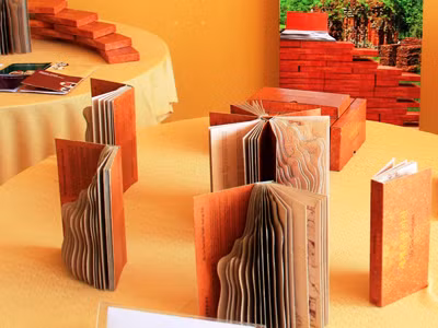 5.000 cuốn di sản Mỹ Sơn mô phỏng gạch công trình