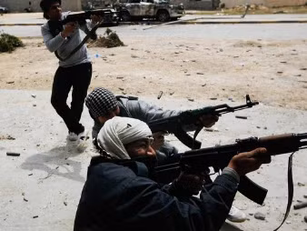 Quân chính phủ Libya chuyển sang thế thủ