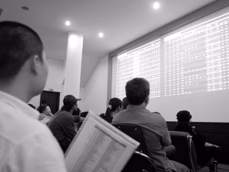 Vội vàng thoái vốn