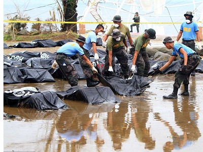 Philippines tăng cường tìm kiếm thi thể nạn nhân