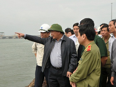 Đà Nẵng huy động xe thiết giáp ứng cứu trong bão