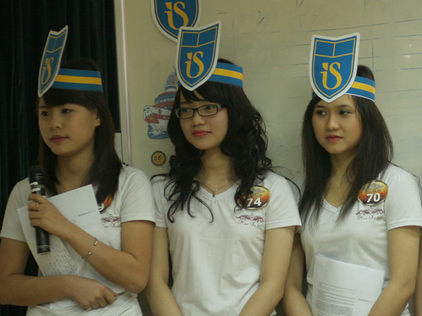 Đi thi tài sắc nói về… hàng rong