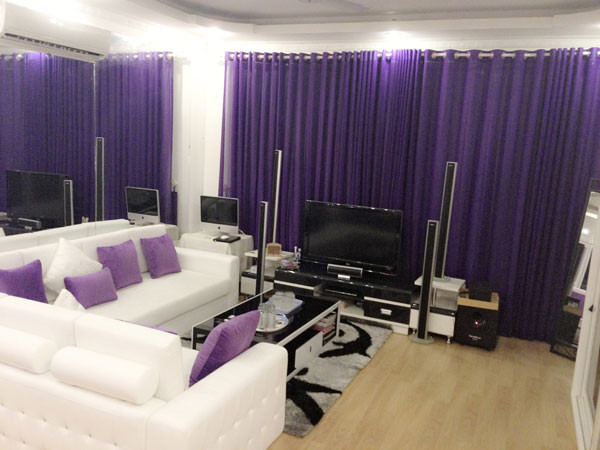 Ngọc Trinh và 'căn nhà màu tím'