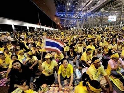 Phe 'áo vàng' hoãn thời điểm biểu tình