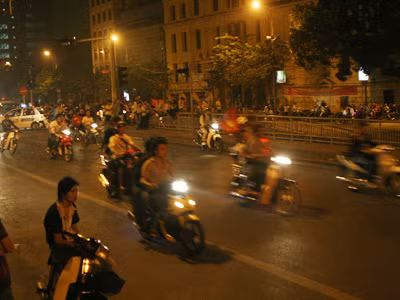 'Quái xế' náo loạn phố đêm