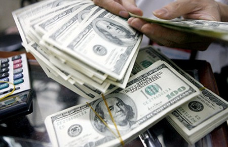 Thấy gì từ việc Ngân hàng Nhà nước tăng tỷ giá?