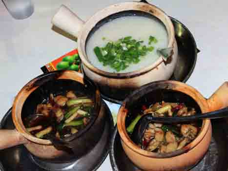 Cháo ếch nổi tiếng ở Geylang, Singapore