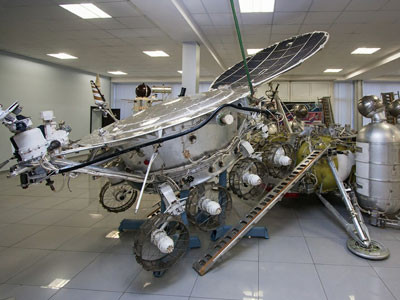 Cận cảnh xe thám hiểm mặt trăng 'đồ cổ' của Liên Xô