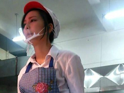 ‘Cô gái cơm chiên’ khiến dân mạng xôn xao thích thú