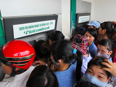 Vụ Phí ‘đè’ chủ thẻ ATM: Doanh nghiệp thừa nhận hưởng lợi