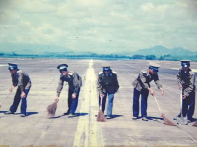 Khai mở một sân bay thời suy thoái