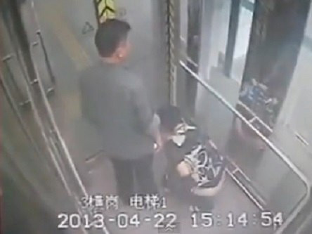 Clip 'vợ chồng TQ đi bậy trong thang máy' gây sốc