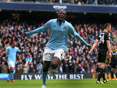 Đánh bại Chelsea, Man City bám đuổi M.U