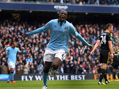 Đánh bại Chelsea, Man City bám đuổi M.U